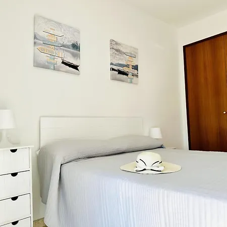Con Wifi Y Parking A 2ª Linea De Playa En Santa Margarita, - Es-258-66 Apartment Roses